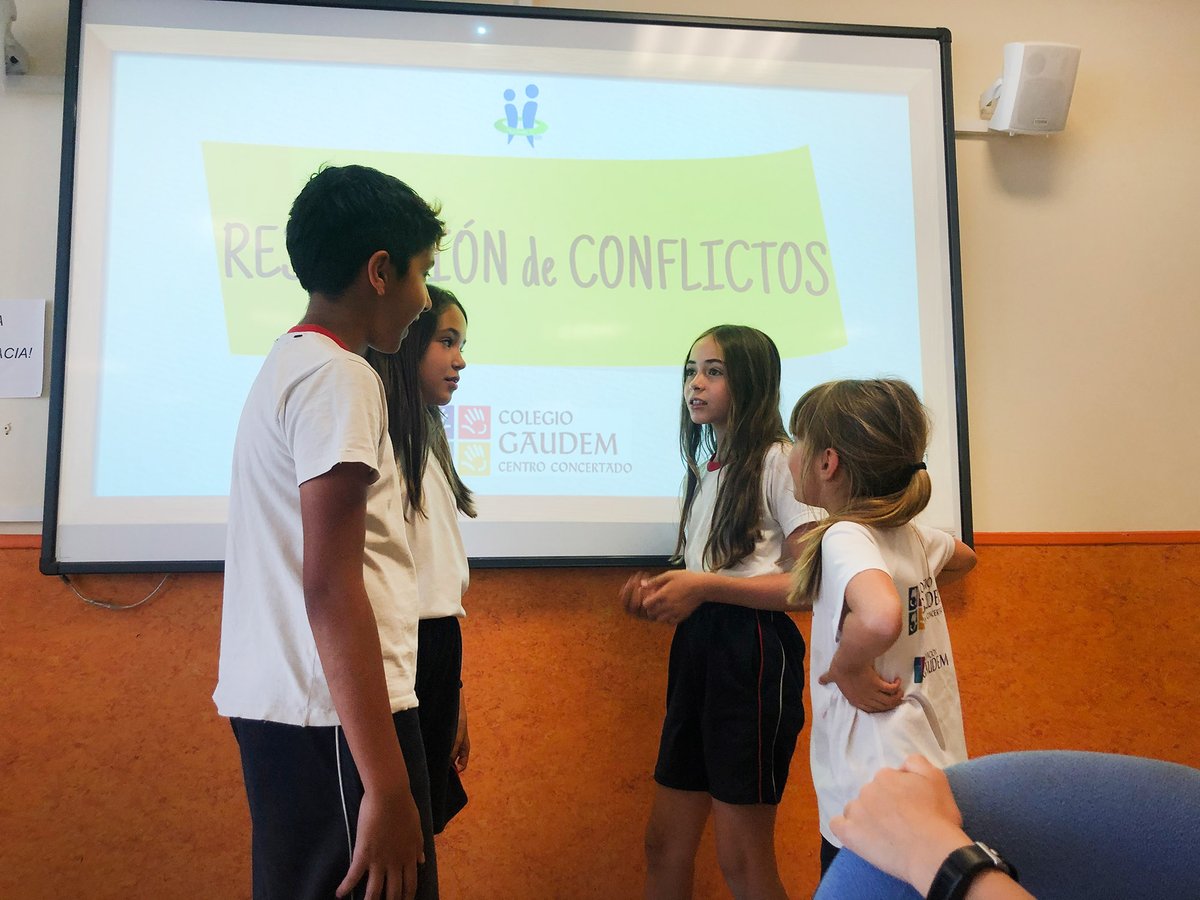 ColegioGaudem's tweet photo. Los estudiantes de 3º y 5º de #Primaria cerraron el curso con divertidas actividades TEI sobre la resolución de conflictos y un intercambio de cartas de despedida 😊

#ColegioGaudem > #UnProyectoSingular en #Madrid #Barajas #ComunidadSorda #LenguaDeSignos https://t.co/mxC2YtoXbU