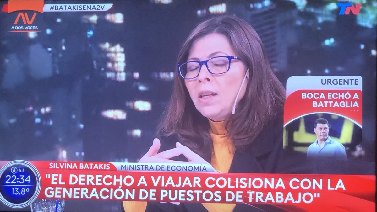 Solo en Argentina donde gobiernan perversos. En el mundo civilizado la gente trabaja y si quiere viaja, sin que ningún burócrata lo juzgue.