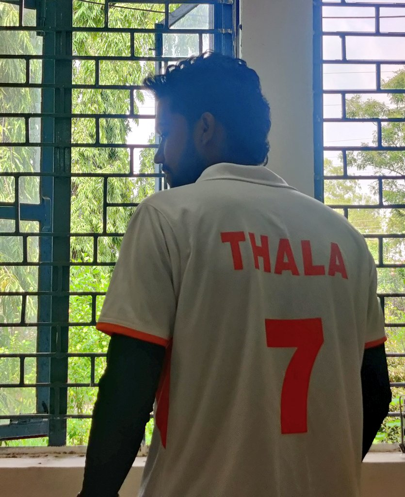 hastoshpalivela's tweet photo. Never seen such a fanboy in my life 
@saikranthkumar proud of having a friend like you
Happy Birthday Legend ❤️❤️‍🔥

#MSDhoni 🐐 https://t.co/ZaAQGhcz79