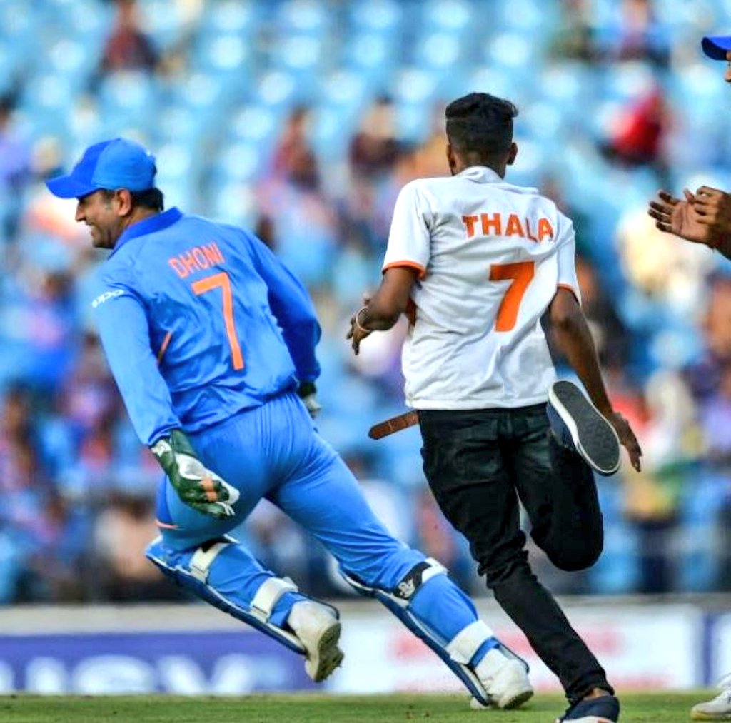 hastoshpalivela's tweet photo. Never seen such a fanboy in my life 
@saikranthkumar proud of having a friend like you
Happy Birthday Legend ❤️❤️‍🔥

#MSDhoni 🐐 https://t.co/ZaAQGhcz79