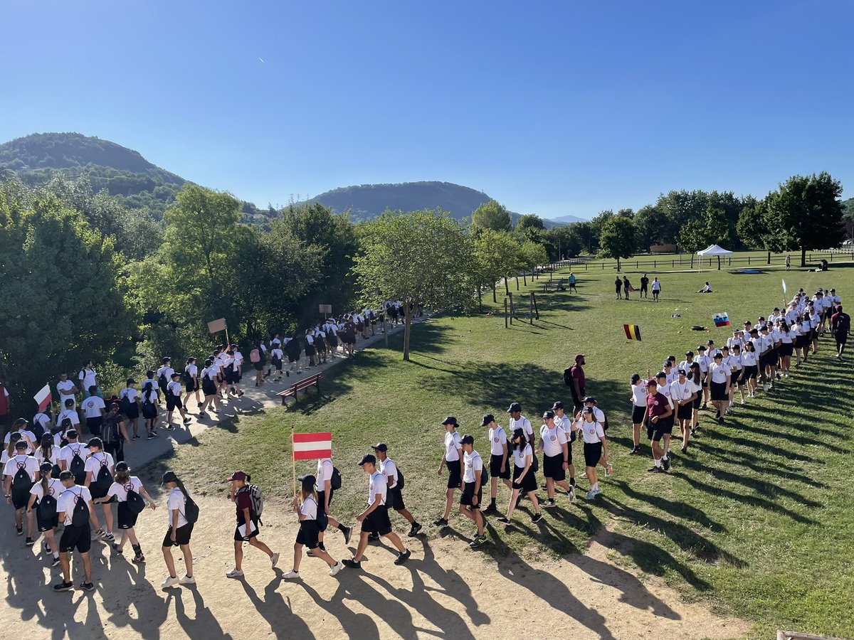 CdosHteLoire's tweet photo. Journée Olympique aujourd’hui dans le cadre du Service National Universel (SNU)🇫🇷 à Brives-Charensac. 

➡️ Les Comités et Clubs présents pour faire decouvrir leurs activités.

Merci à tous pour cette journée! 👏🏽

#journeeolympique2022  #snu 

@DSDEN_43 
@Prefet43 
@CdosHteLoire https://t.co/QZAI6rL2gM