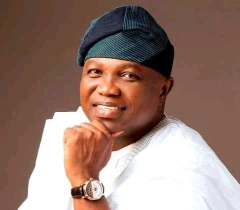 the_rehabdoctor's tweet photo. Akinwumi Ambode decamps to Labour Party.

One of the best moves in the transfer window so far😂😂 https://t.co/FQaRK5N1rH