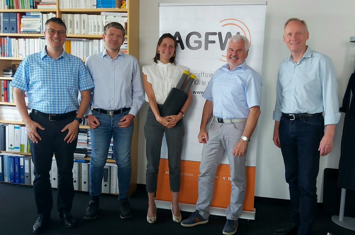 ABClimate's tweet photo. Great talk w/ @agfw_ev MD Werner Lutsch on how to #keeptheheaton for our #citizens &amp; #industries.

In 🇩🇪, 56% of fossil #spaceheating is suitable for #District #heating &amp; #cooling. 

Unique opportunity for #cities to harvest local #recycled &amp; #renewable heat sources🍀

#RepowerEU https://t.co/HPqsaZAiNi