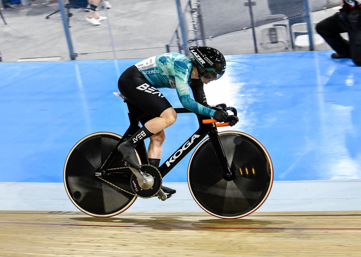 🌃 𝒩𝒾𝑔𝒽𝓉𝓁𝒾𝒻𝑒

<a href="/LaurinevRiessen/">Laurine van Riessen</a> komt dit weekend in actie bij de UCI Nations Cup in Colombia!

👊 Let's go, Laurine!

#DriveToBEAT 🚴‍♂️ #TissotNationsCup 🇨🇴