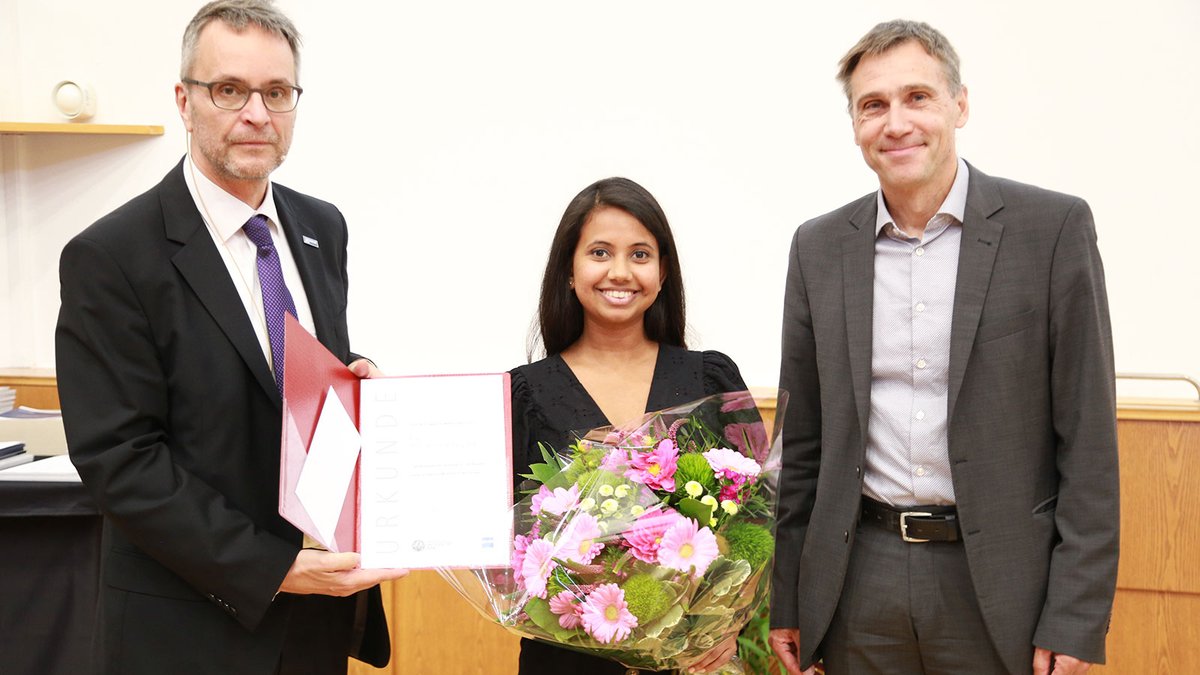 Leibniz-IPHT (@leibniz_ipht) on Twitter photo Our colleague <a href="/_Dasgupta_A/">Anindita Dasgupta</a>, doctoral student in our Biophysical #Imaging Department, has been awarded the ZEISS Ph.D. Award 2022 for her ongoing doctoral project on the future of #microscopy. Congratulations! Discover more info here: bit.ly/3NObXor I ©Falk Ronneberger Our colleague <a href="/_Dasgupta_A/">Anindita Dasgupta</a>, doctoral student in our Biophysical #Imaging Department, has been awarded the ZEISS Ph.D. Award 2022 for her ongoing doctoral project on the future of #microscopy. Congratulations! Discover more info here: bit.ly/3NObXor I ©Falk Ronneberger