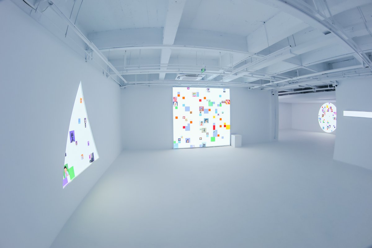 BlockCreateArt's tweet photo. 🪩The theme of this #exhibition is "P01NT Shanghai," and it marks the first time that all #P01NT holders' works have been transferred from the web to offline.
The area exhibits a point, line, square, and triangle screen, showcasing the curatorial behavior of holders in real-time. https://t.co/z4ritJI5lb