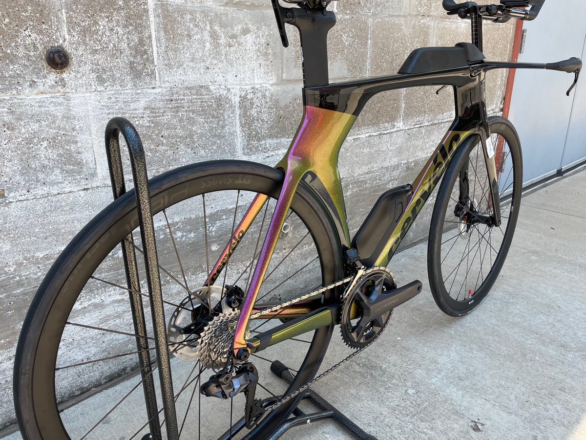 BicycleWorldTx's tweet photo. A true unicorn of 2022 just arrived! In stock, right now, is this Cervelo P5 with an Ultegra Di2 build, size 58cm, wrapped up in the gorgeous "purple sunset" colorway.

Take it home today: https://t.co/xdEQQu5lmn

#DestinationLocalBikeShop #Cervelo #CerveloP5 #Triathlon https://t.co/w24GY0Qh2g