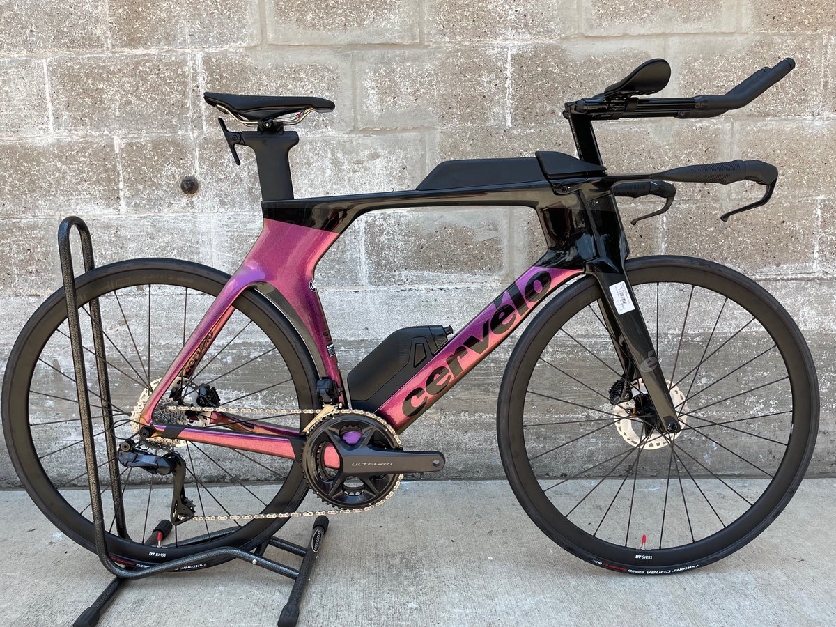 BicycleWorldTx's tweet photo. A true unicorn of 2022 just arrived! In stock, right now, is this Cervelo P5 with an Ultegra Di2 build, size 58cm, wrapped up in the gorgeous "purple sunset" colorway.

Take it home today: https://t.co/xdEQQu5lmn

#DestinationLocalBikeShop #Cervelo #CerveloP5 #Triathlon https://t.co/w24GY0Qh2g
