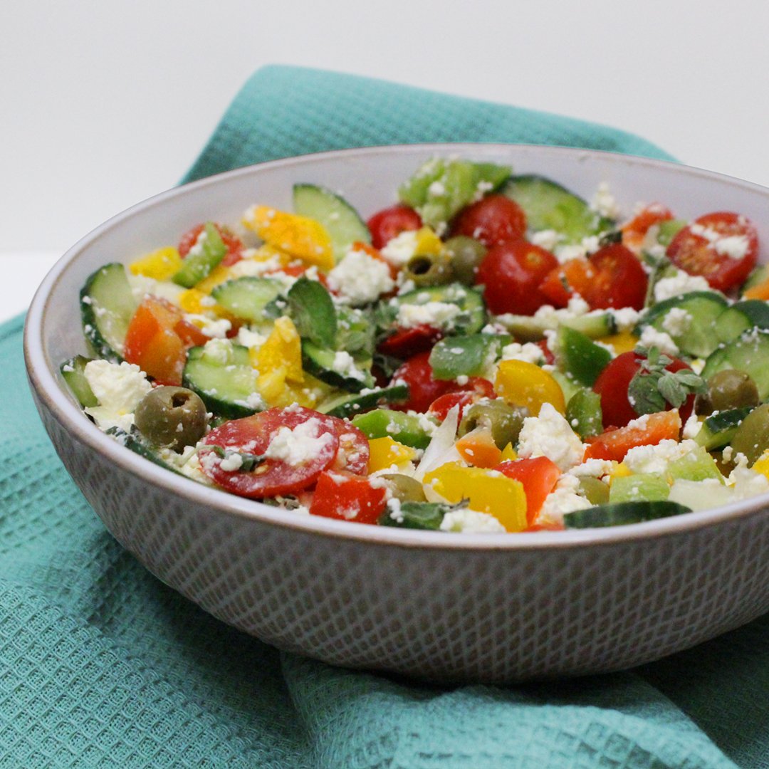 Take yourself to Greece this lunchtime with one of our NEW summer salads, packed full of cucumbers, tomatoes, olives and Feta 🇬🇷

#chopd #summersalad