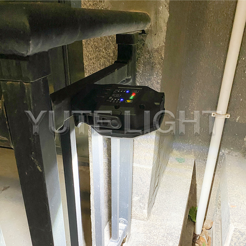 yutelight's tweet image. The #portableworklight with 2 pieces of #N50magnets on the bottom of the stand. It's easy to adjust the angles and free your hands. More: yutelight.com/product-catego…. Inquiry us at info@yutelight.com
#spotlight #portablelight #worklight #rechargeablelight  #ledlight #lightsupplier