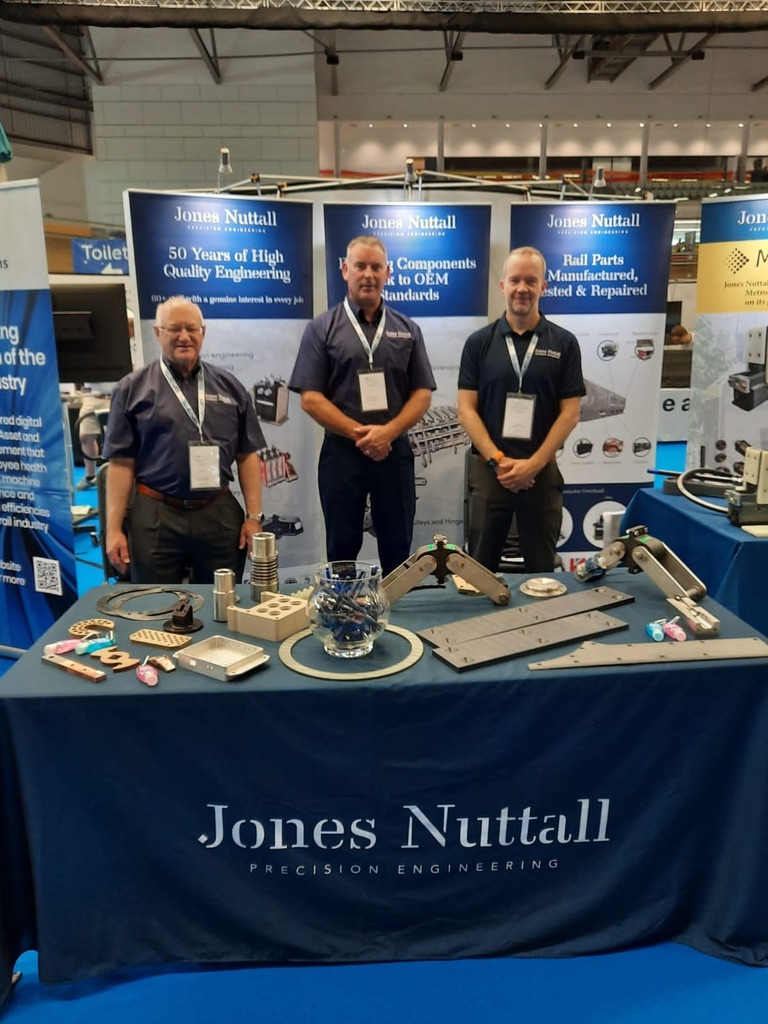 JonesNuttall_'s tweet photo. It's showtime at the Rolling Stock Networking Rail show @RSNevents!

We are all set up on stand K9 so, if you're at the show why not pop us a visit and say hi 👋

#RSN2022 #RollingStockNetworking #Railshow #UKRail #Rail #Exhibition https://t.co/l6IUJ6ipT1