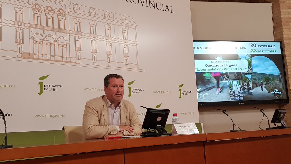 dipujaen's tweet photo. 📸Hasta el 15 de septiembre pueden presentarse fotografías al concurso “Recorriendo la Vía Verde del Aceite”
🛤🌳 @dipujaen organiza este certamen en el marco del 20º aniversario de este recurso medioambiental y turístico
📲 https://t.co/SfUY7Gha1K
#ViaVerdeAceite https://t.co/QfZ5YWyFPH