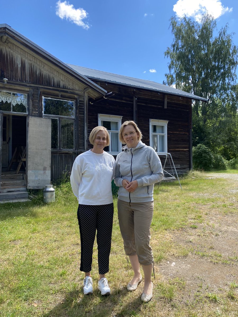 Embaopintojen parista löysin itselleni sopivan mentorin. Tänään mukava kesäinen tapaaminen Lievestuoreella. Aiheina mm. strateginen johtaminen, itsetuntemus ja urakehitys. ⁦<a href="/jyuEMBA/">JYU Executive MBA</a>⁩  #verkotuviisaasti #menestyjohtajana Kiitos ⁦@AnneSandelin⁩