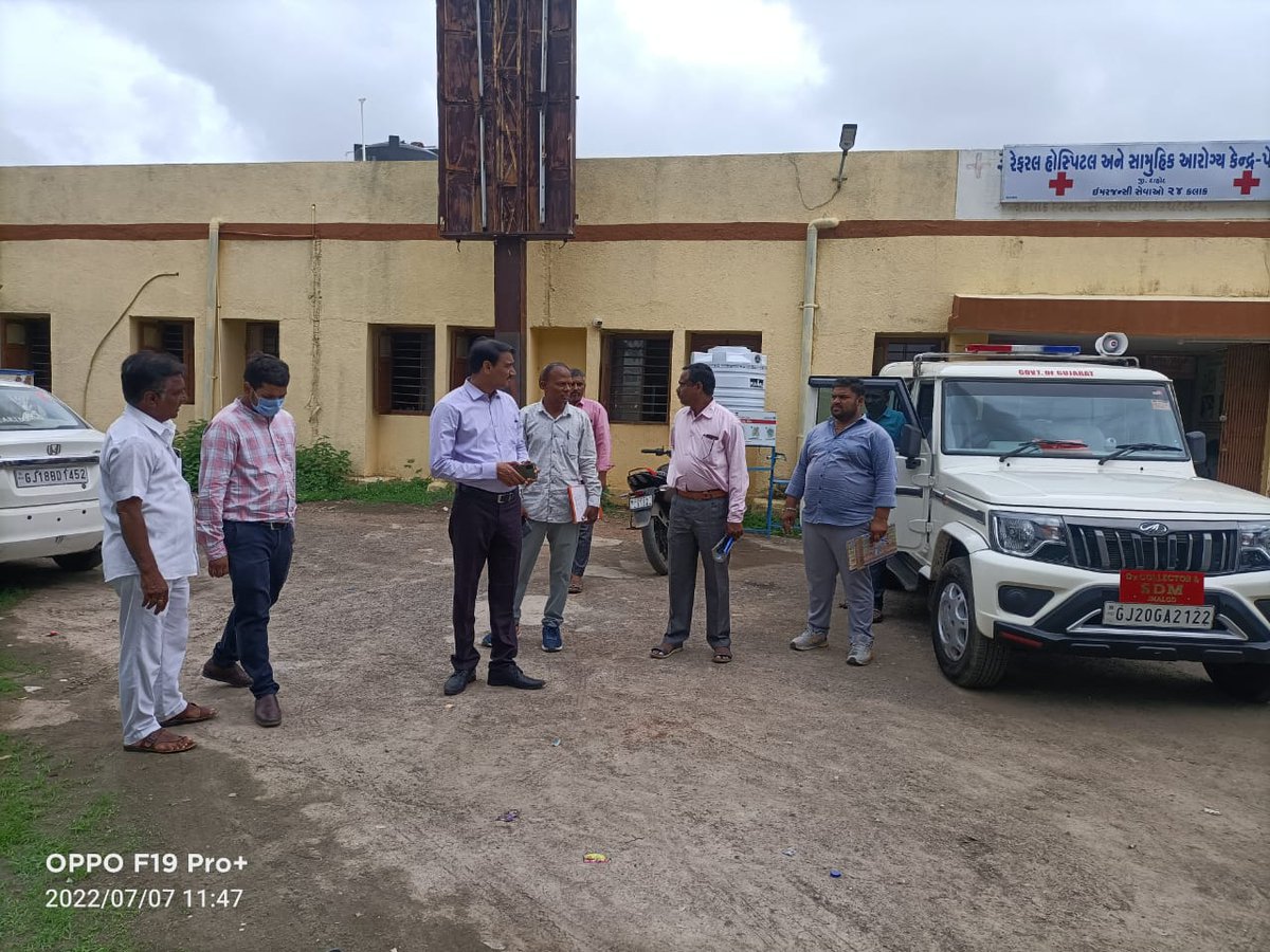 SdmJhalod's tweet photo. આજરોજ સામૂહિક આરોગ્ય કેન્દ્ર( CHC), પેથાપુર તથા લીમડી ખાતે  મુલાકાત, 
📌રોગી કલ્યાણ સમિતિ ની મીટીંગ
📌CHC ની કામગીરી, જરૂરિયાતો બાબતે ચર્ચા તથા ઉકેલ.
(નવા બિલ્ડિંગ, X-ray machines,  દવાઓ, સ્ટાફ ક્વાટર, ambulence, જૂના ભંગાર નિકાલ,  etc) 
@CollectorDahod
@MoHFW_GUJARAT 
@DahodDdo https://t.co/vOA5uQr9S3