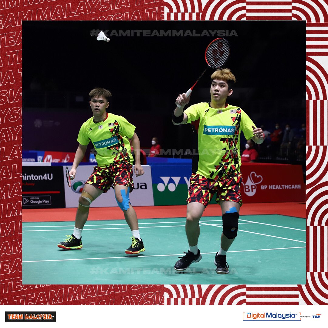 UnifiSports's tweet photo. #MalaysiaMasters2022 | MD
R16
Man Wei Chong/Tee Kai Wun ๐ฒ๐พ
18-21, 14-21
Arif Junaidi/Haikal Nazri ๐ฒ๐พ
Pertemuan kali pertama berpihak kepada #Patatimo boys! Mereka lebih agresif untuk menewaskan rakan sepasukan yang ranking lebih tinggi. #BWFWorldTour #KamiTeamMalaysia https://t.co/6sZI5YzAGx