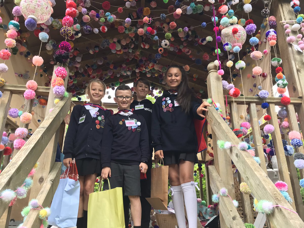 AcornChaplain's tweet photo. @WLMPrimary Ethos committee had the *best* time thankyou @BishopBridgeman for all the joy and the creativity, we carry this beacon back to our own children 😍 #DoAllYouCan https://t.co/gYi7hXytO9