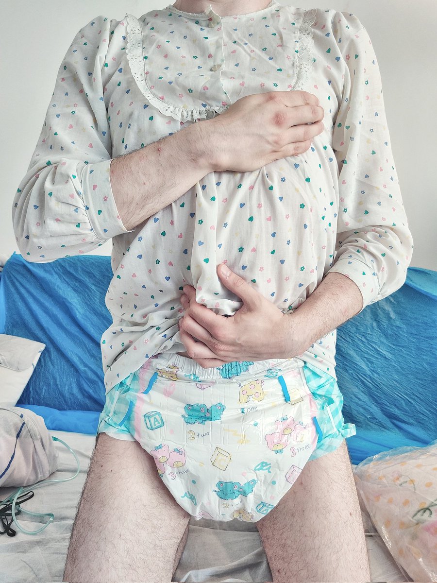 coatrPL's tweet photo. #pvcfetish #gasmask #plasticfetish #abdl #boyindiaper #diaperfetish #plasticdiaper #boyinpajamas #adultbaby #diaperedboy #adultbabydiaperlover https://t.co/yP58am0S40
