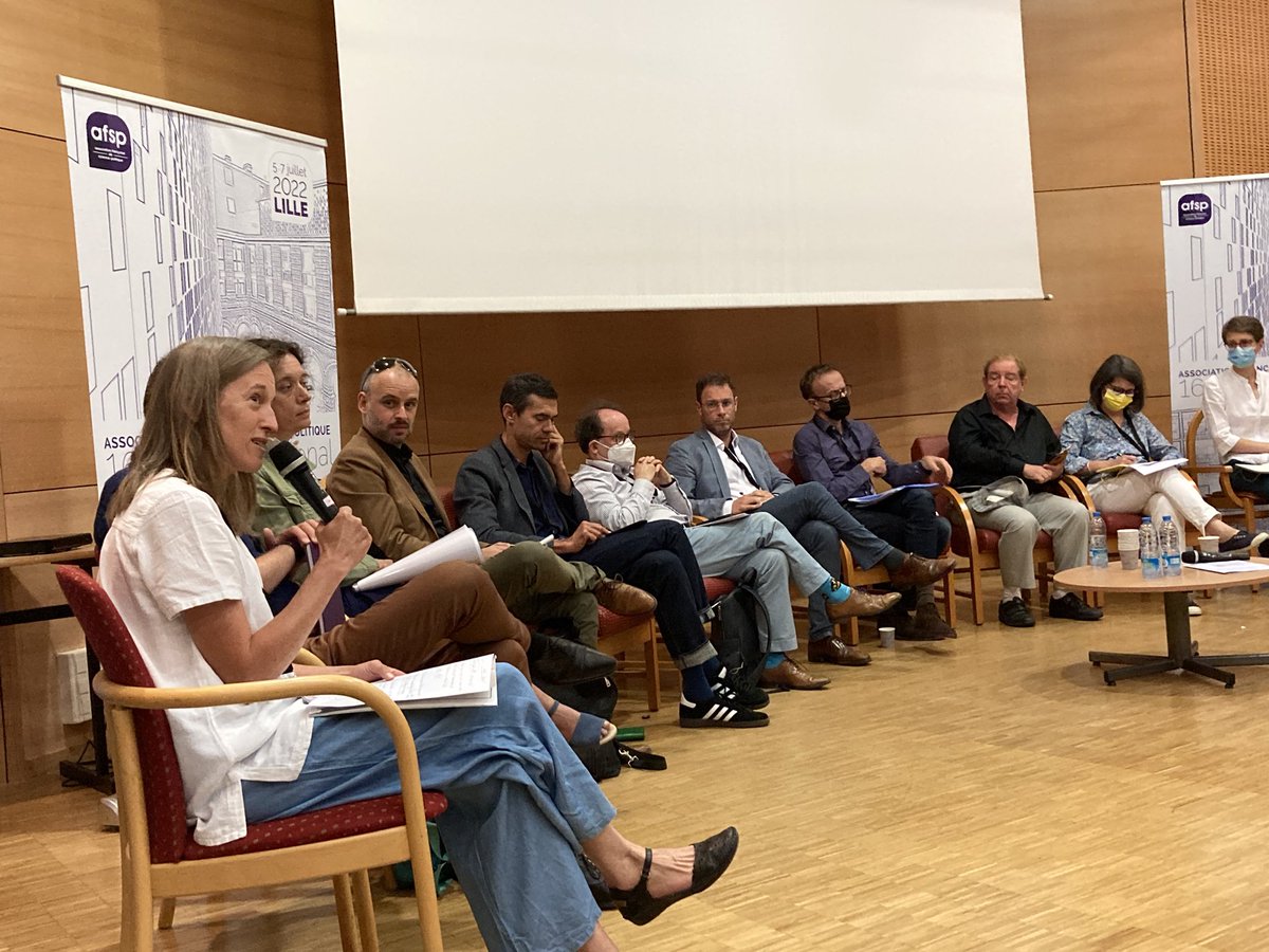 afspinfos's tweet photo. Autre volet du débat du #ForumDesRevues : quelles stratégies d’insertion internationale ? Publication en langue étrangère - anglais principalement - ou traduction ? Réflexions riches sur les avantages et coûts divers d’une stratégie de sortie du « franco-français »
#AFSP2022 https://t.co/bVEKZPFCUn