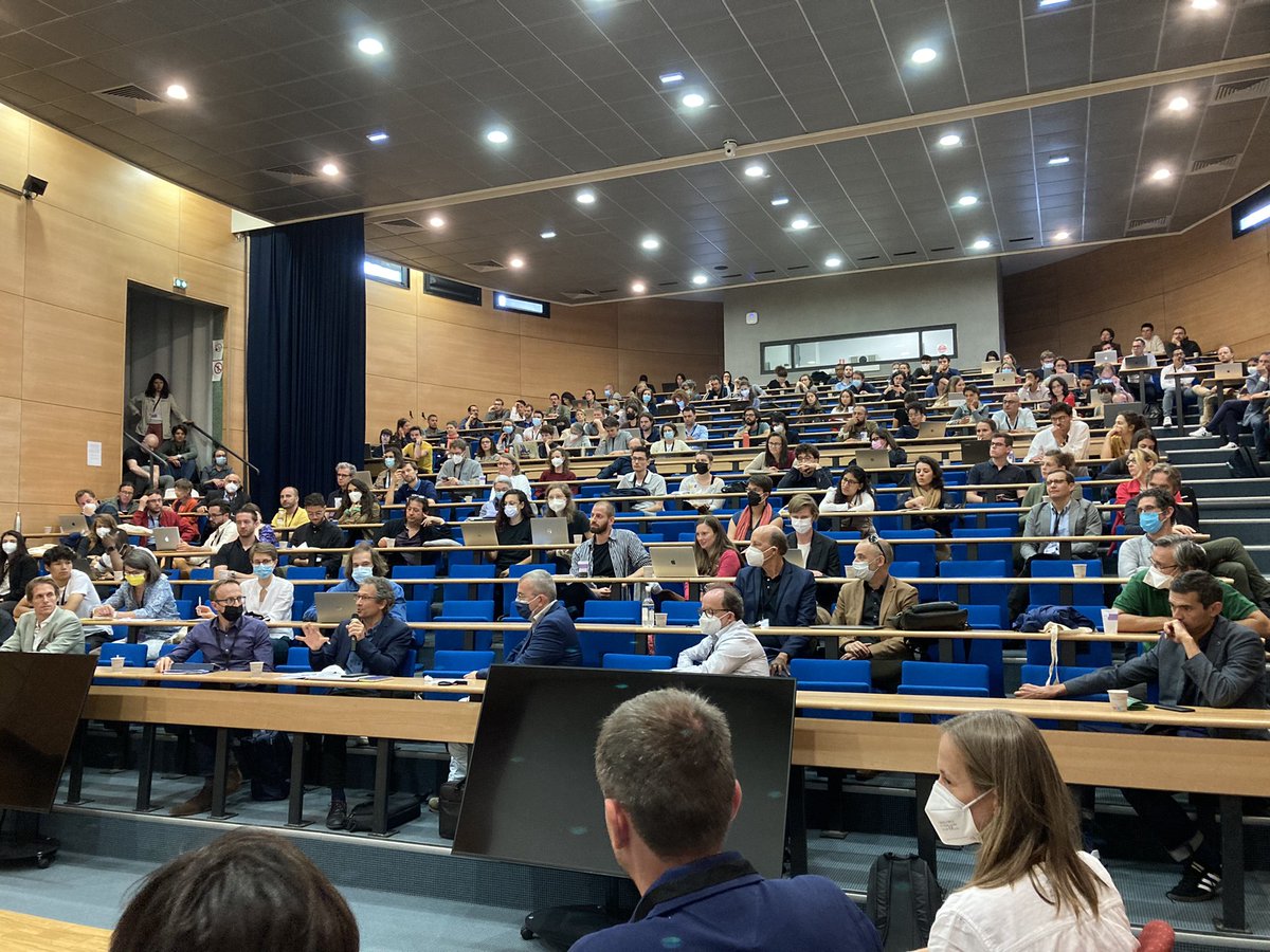 afspinfos's tweet photo. Autre volet du débat du #ForumDesRevues : quelles stratégies d’insertion internationale ? Publication en langue étrangère - anglais principalement - ou traduction ? Réflexions riches sur les avantages et coûts divers d’une stratégie de sortie du « franco-français »
#AFSP2022 https://t.co/bVEKZPFCUn