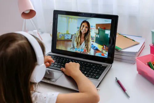 eschoolnews's tweet photo. 5 insights about post-pandemic #education https://t.co/7MvSX2jT2P #pandemiclearning #postpandemic #postpandemiclearning #edtech #edchat @ChristensenInst https://t.co/1c1T3q3Qb9