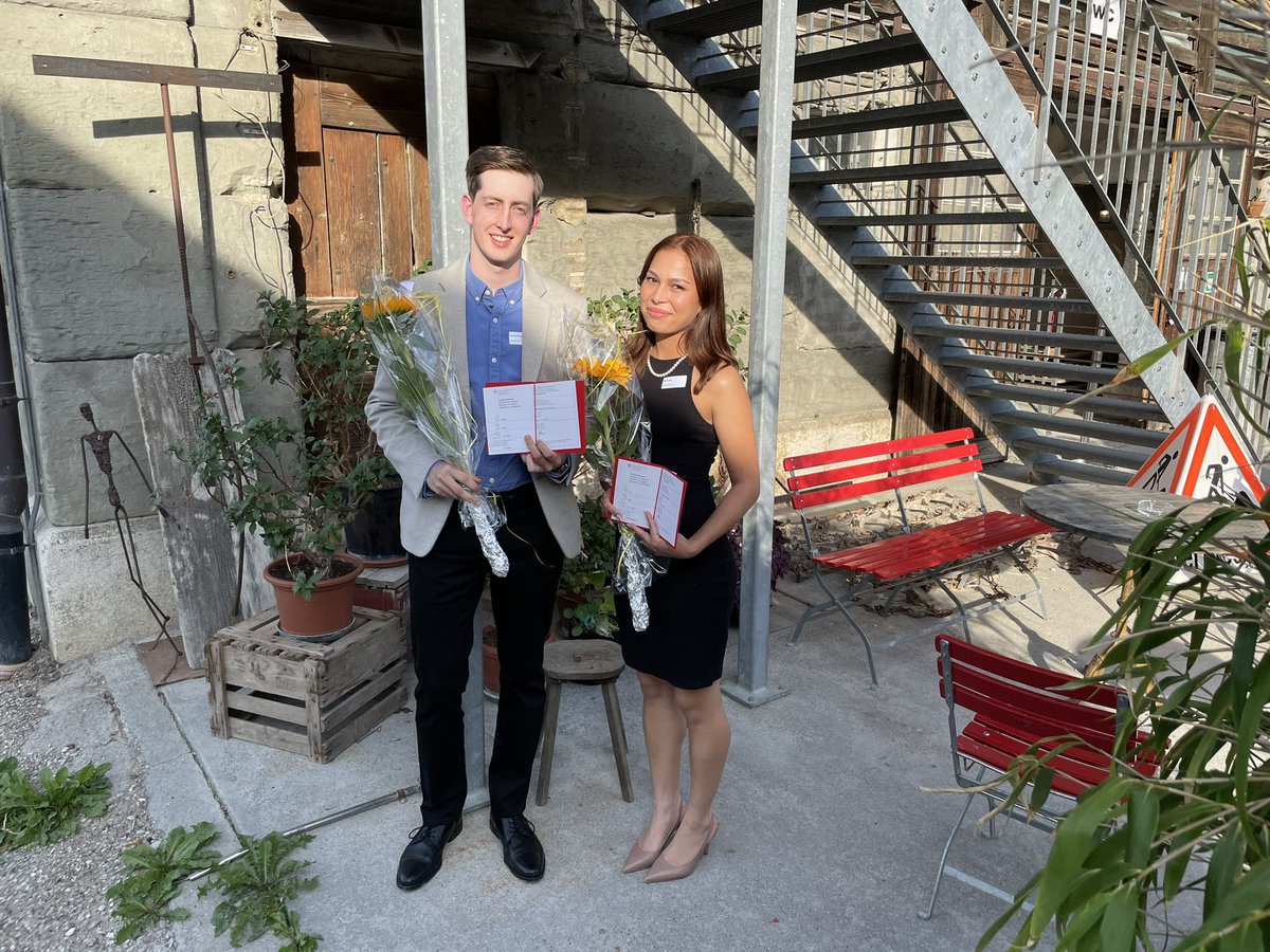 Zwei neue Geomatikprofis! Wir von <a href="/bbp_geomatik/">top_of_geomatics</a> gratulieren 🥂 ganz herzlich zur bestandenen #LAP. Anfangs August starten wiederum 2 Azubis ihre 4jährige Lehre bei uns! <a href="/tvg_ch/">Trägerverein Geomatiker/in Schweiz</a> <a href="/igs100/">IGS</a> @usic_ch @lehrstellennetz