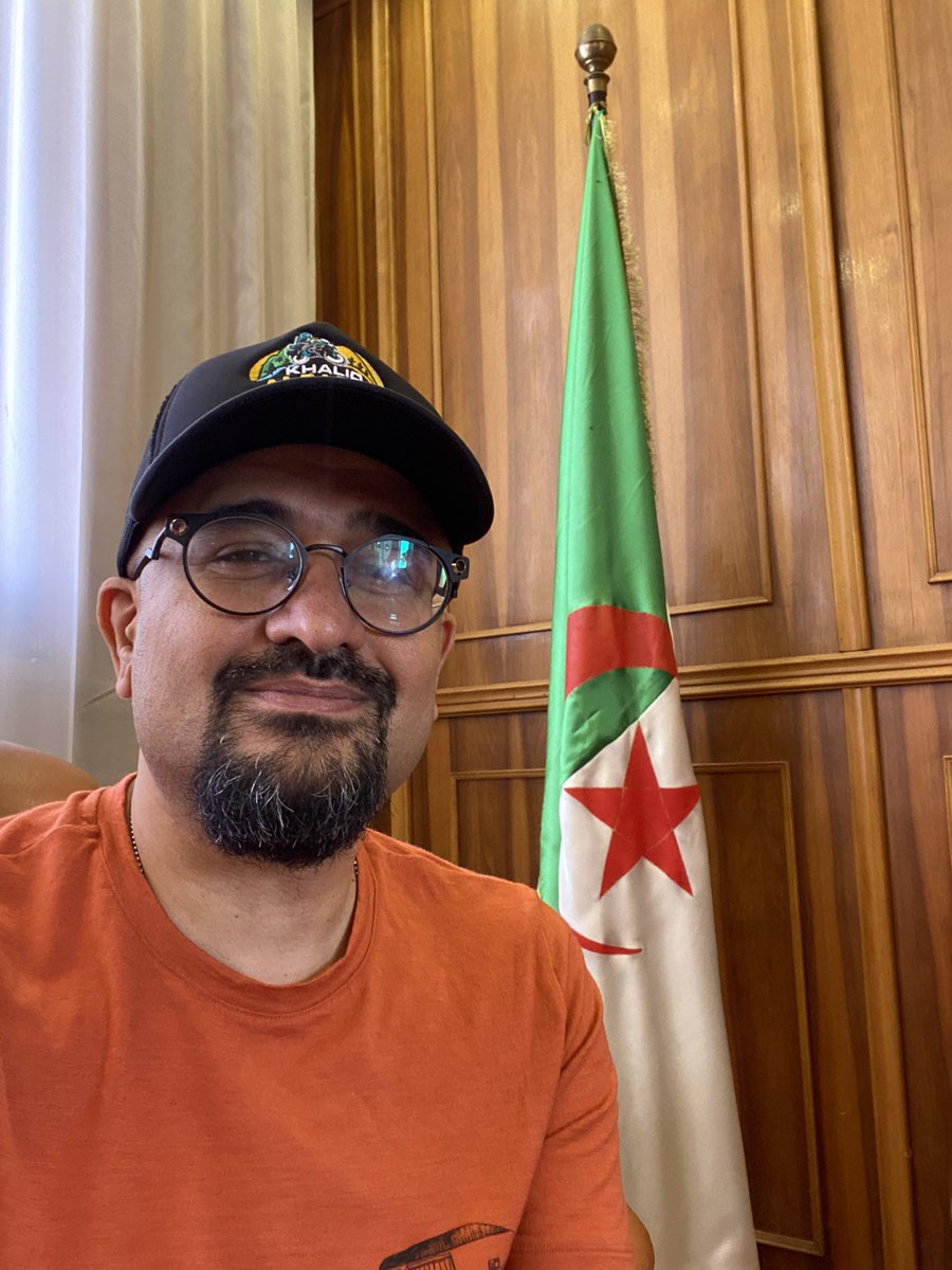 khalidaljaber's tweet photo. قبل مغادرتي ارض الشهداء، اعزائي الجزائريين:
استمروا في جزائريتكم، وشهامتكم وضيافتكم، وعاطفتكم الشديدة، لاتتخلوا عن هذا النسيج الجميل الذي يميزكم وحبب قلبي بكم، وجعلني اعشق ارضكم. سأشتاق لكم جميعاً
اخوكم خالد الجابر 
 #الصعود_الى_طاسيلي #حوس_الغرب_الجزائري #مسار_الهضاب https://t.co/cBVQtayo9z