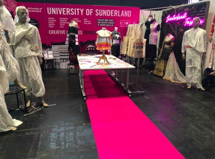 sunderlanduni's tweet photo. Our Fashion students are showcasing their fantastic designs at Northern Fashion week today!
The event is in place to facilitate links between northern industry professionals, spotlighting the great opportunity that lies in the North.
https://t.co/0tQfHd8ZhX https://t.co/jreTwxwfMi