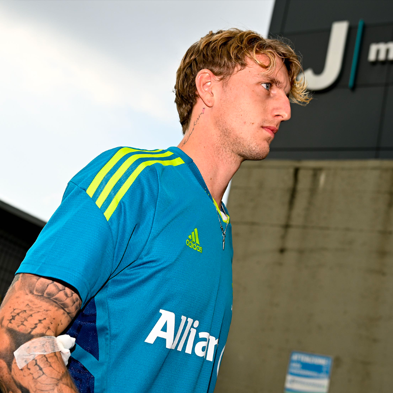 JuventusFC tweet media