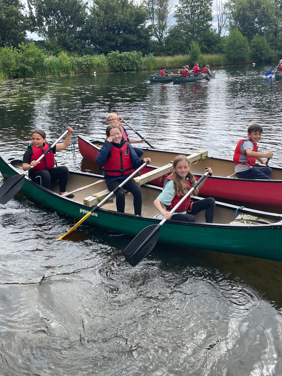 Class7CliftonPS's tweet photo. Enjoying canoeing https://t.co/kO6fAFkiHM