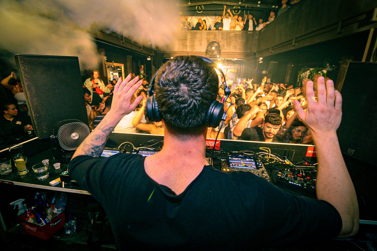 SimoLibe's tweet image. Medellín what a night!!! Gracias Sonorama 🇨🇴🙌🏻❤️‍🔥