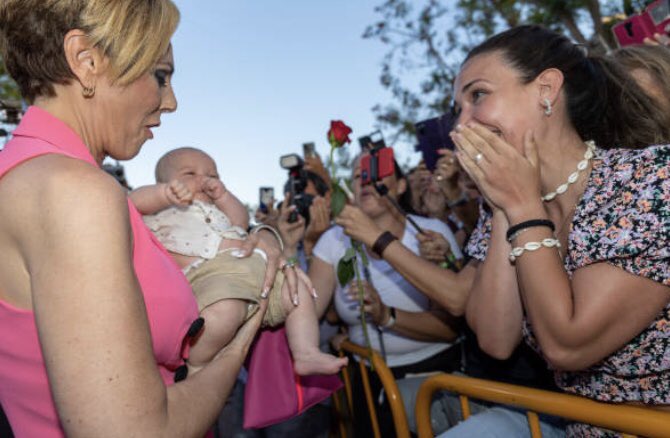 caruso4441's tweet photo. Alguien lo colgó hace unos días, y no recuerdo quién, para citarl@.   El enunciado del Tweet, era algo así:  ¿Ves OM?, ésto es lo que se hace con los hijos ajenos, se devueven".  Me hago eco. #APOYOROCIO7J https://t.co/fQqCBt5wIm