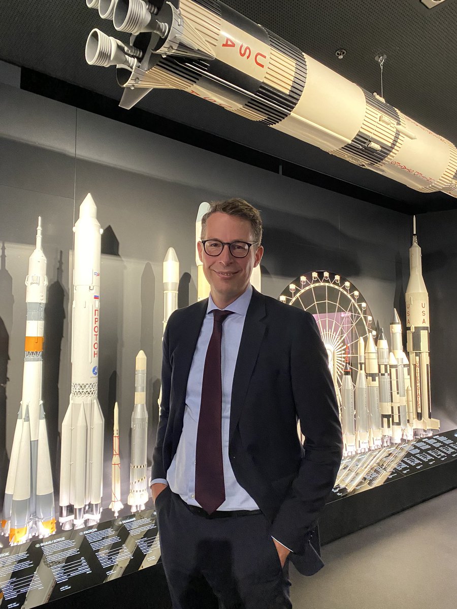 MarkusBlume's tweet photo. Willkommen in der Zukunft: Das @DeutschesMuseum in #Muenchen ist ein Ort für morgen, ein Fortschrittsmuseum der Superlative! Heute Eröffnung des 1. Bauabschnitts nach 10 Jahren Sanierung. Hier hat #Wissenschaft Platz. Innovativ, interaktiv, inspirierend auf 35.000 qm. @BMBF_Bund https://t.co/rj33CMCipz