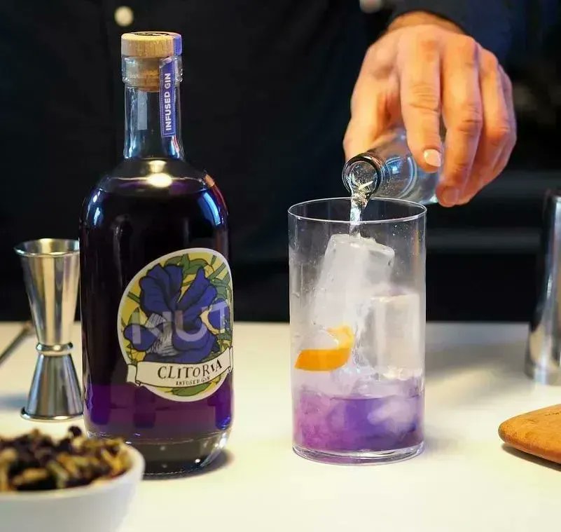 Amb els còctels de la nostra carta explicats pas a pas farem de tu el millor bartender 🍸😉🍹
👉bit.ly/3Kp5QFI