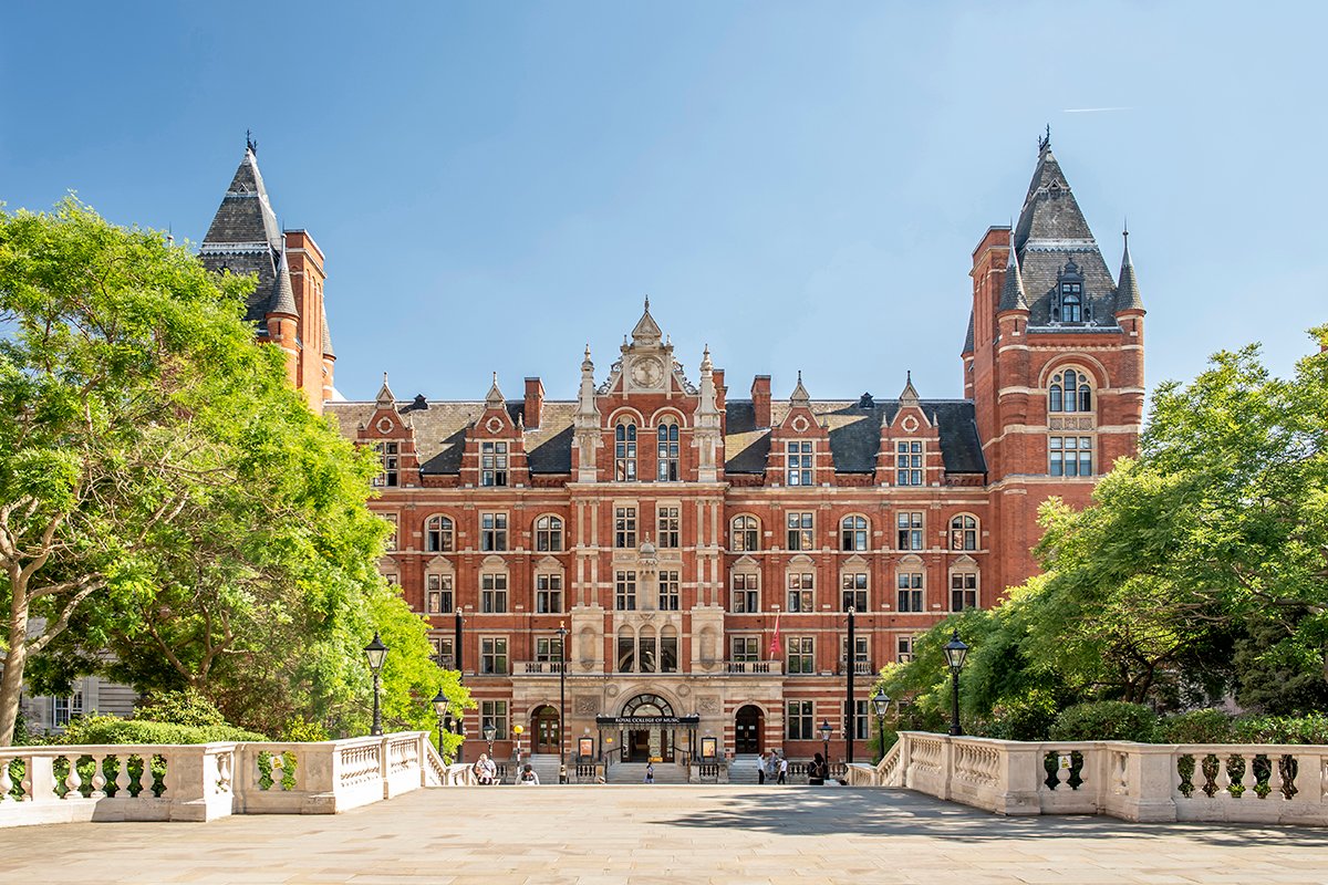 RCMLondon's tweet image. It&apos;s great to see four RCM alumni in this evening&apos;s @ROSLARTS #ROSLAMC gold medal final @wigmore_hall. 
Congratulations and good luck to Daniel Scott, George Todica, James Atkinson and Jack Hancher!