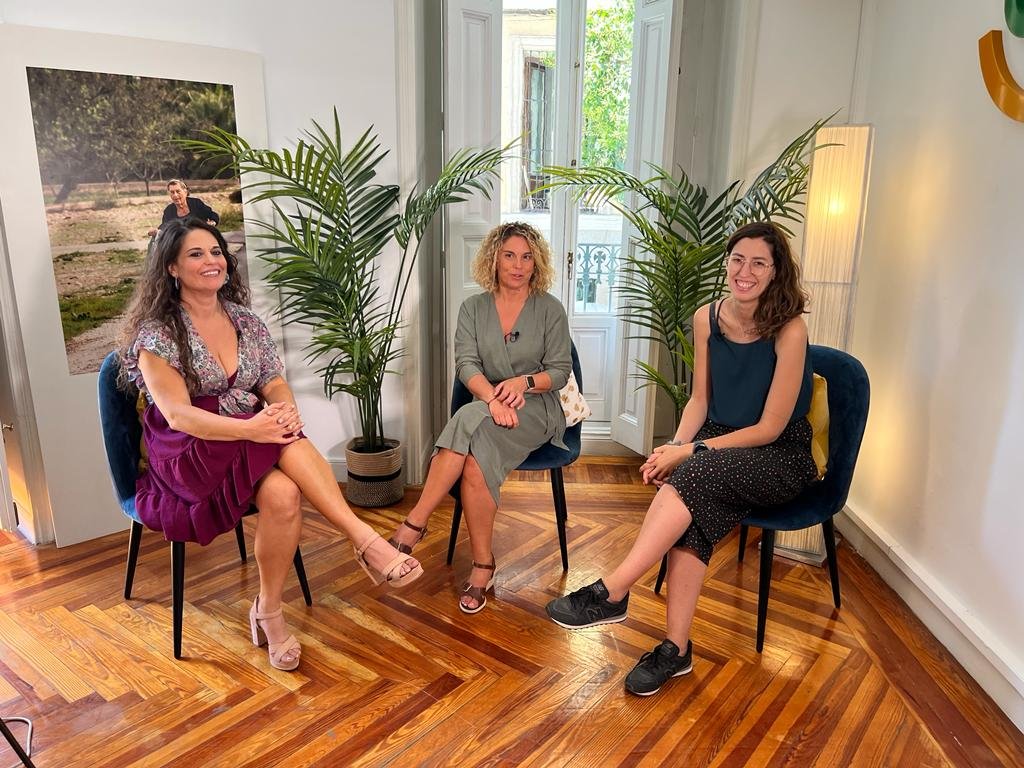 Recibimos a las gerentes y técnicas de los GAL Don Quijote (CLM), @GDR_JerezCosta (Andalucía) y Consorci Alt Urgell-Cerdanya (Cataluña)

Están colaborando en un curso online sobre emprendimiento juvenil🌾 y Agenda 2030🌐 que desarrollamos desde REDR. Muy pronto, ¡más novedades!