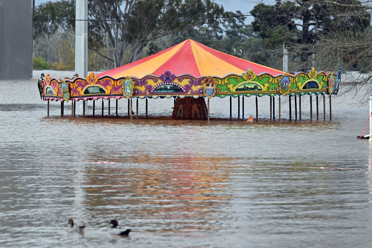 Have the Sydney floods been *"engineered"*? Of course not, but this hasn't stopped some people from spreading this allegation online. 🧵 1/12