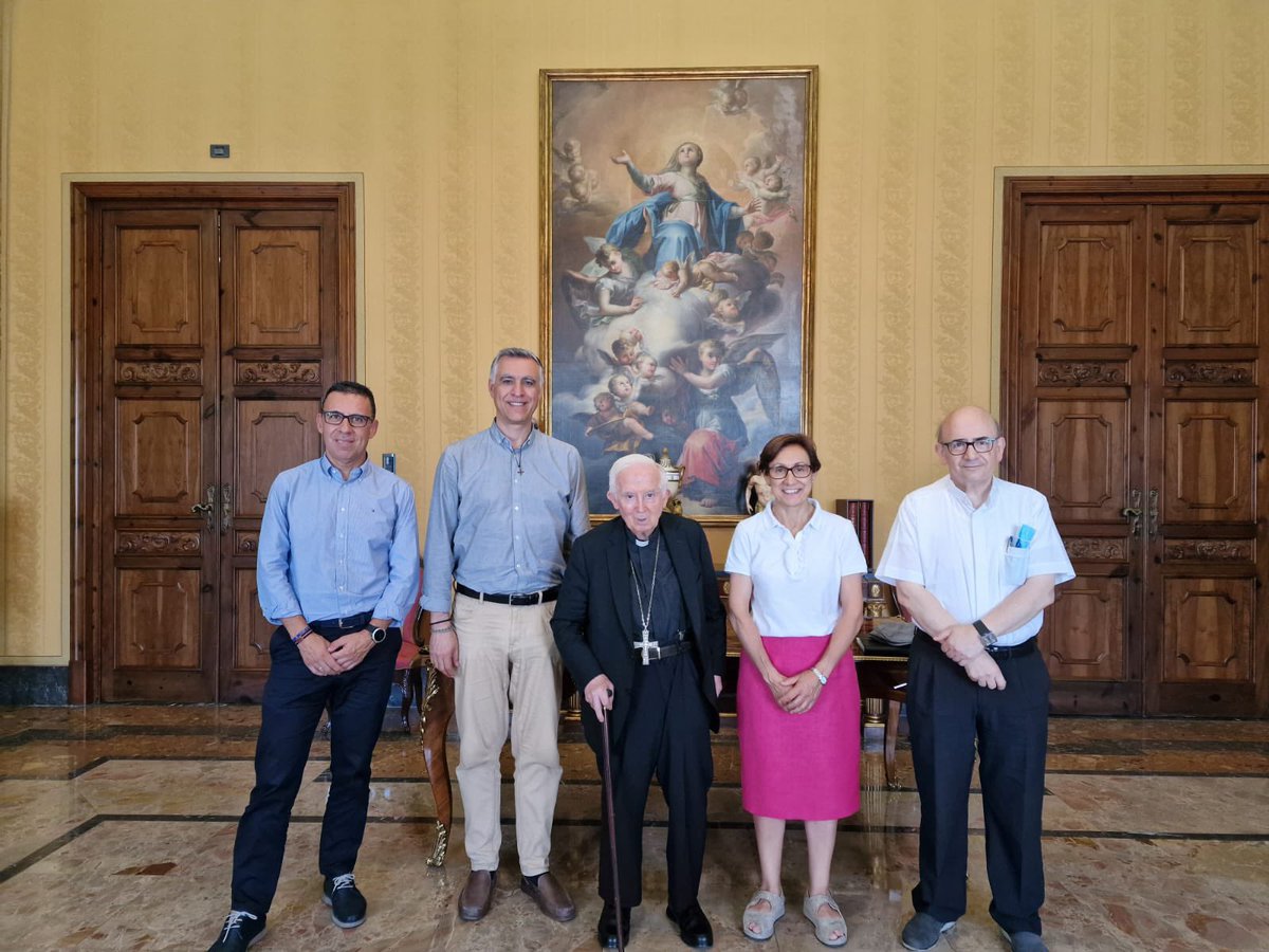 El secretario general de Escuelas Católicas Pedro Huerta se acerca a conocer la realidad de los Colegios Diocesanos Valencia . Es un reto para todos fortalecer la unidad e identidad de la Escuela Católica.
Ha sido una mañana muy provechosa.
#somosdiocesanos #colegiosdiocesanos