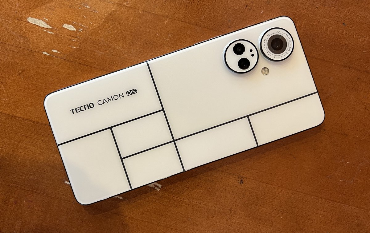 Captain2Phones's tweet image. While the TECNO CAMON 19 Pro didn&apos;t do much for me in its original finish, I&apos;m a sucker for special editions.

The &quot;Mondrian Edition,&quot; with its color-changing paint ($234-$299) is to me a great example of a phone designer thinking outside the box. Shame it&apos;s not coming Stateside.