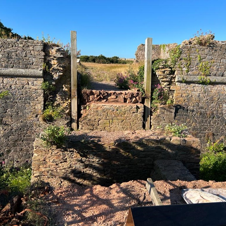 BerryHeadRanger's tweet photo. Work has started this week on the bridge to the South Fort at Berry Head. Watch this space as work progresses...!
#bridgerepairs #southfort https://t.co/1cJRxZn7TB