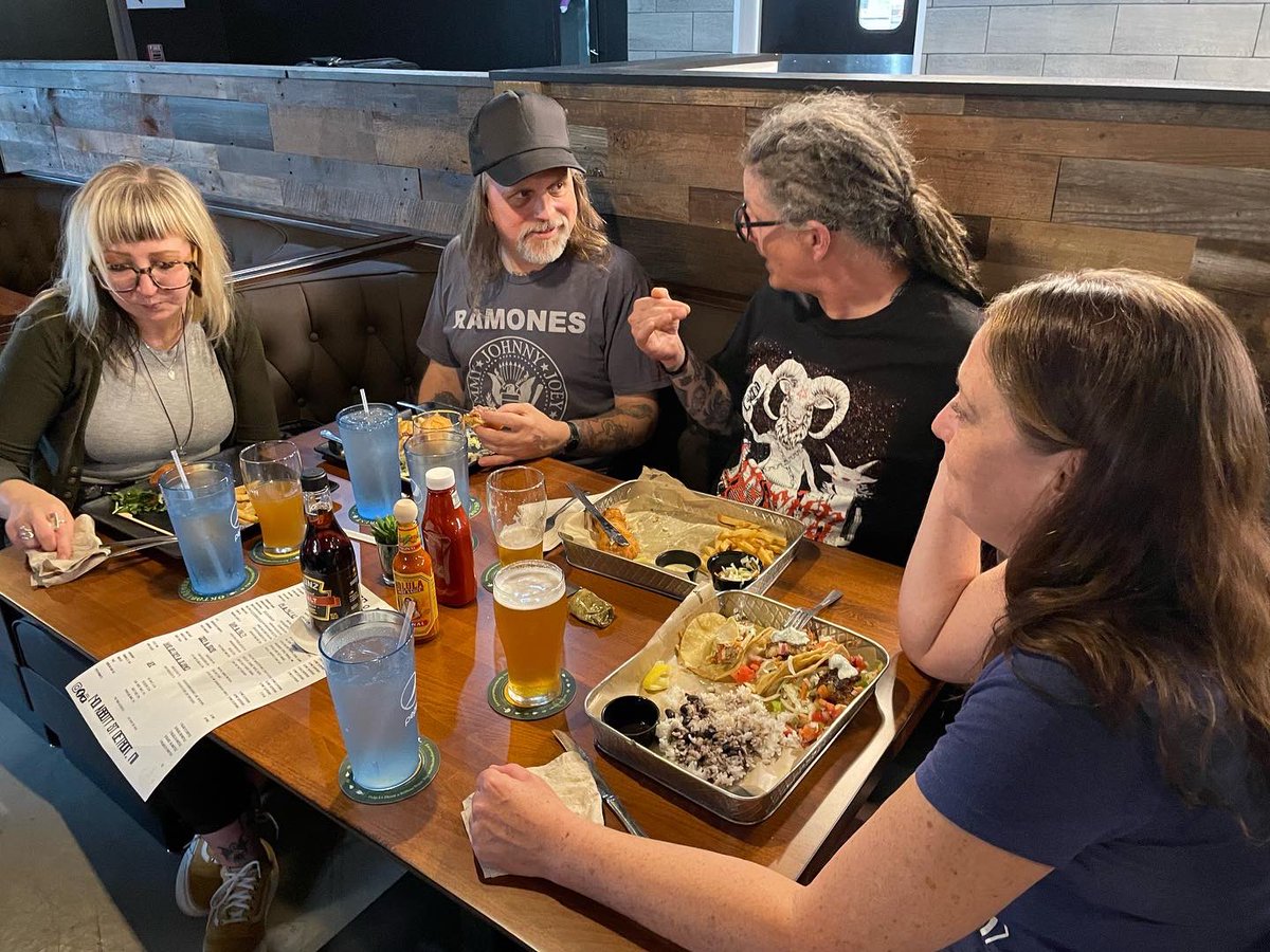 DetroitBrew's tweet image. The Taproom kitchen is officially open! We had a great time the past two day for our soft openings. Thank you to all who made it and helped us iron out the wrinkles. We welcome everyone to visit the taproom. Come grab some beer and food 🍻