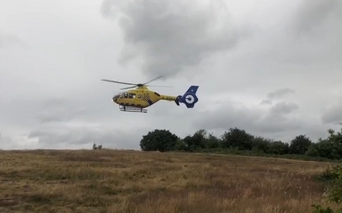 LymmFS's tweet photo. Crews from Lymm & Powey Lane worked with Paramedics, HART Team & Helimed Staff to rescue a female who had fallen on Helsby Hill & broke her leg
Once assessed she was stretchered to the helicopter & flown to hospital for further treatment
#CheshireFire #JESIPS #Teamwork๐๐๐ https://t.co/q4YoKvUqXX