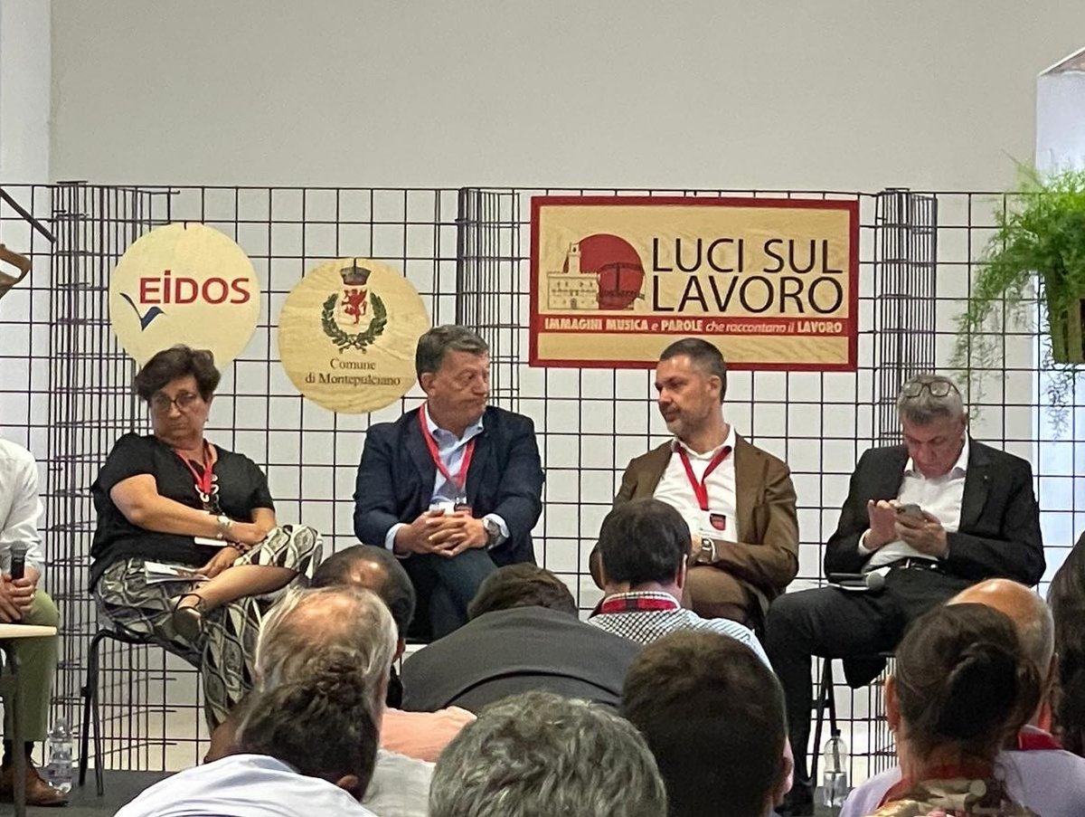 uiltoscana's tweet photo. 📌 Anche il Segr Gen #UIL #Toscana Paolo Fantappiè a Montepulciano per @LucisulLavoro
🔹 Ospite del dibattito il Segr @UILofficial @PpBombardieri, il Segr CES Luca Visentini, il min Andrea Orlando, CGIL e CISL
👉🏽 Focus su lotta alla povertà, lavoro e nuovo patto sociale #LSL22 https://t.co/6VADSKbbp0