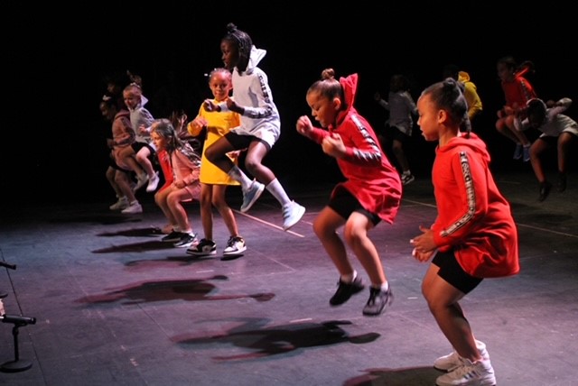 HillbrookSW17's tweet photo. Hillbrook dancers who go to the after-school club run by @bedancers were part of a fantastic show at Wimbledon Theatre on Sunday. It was just stunning! 💃🕺🎶 https://t.co/NpSrOJo7Vr
