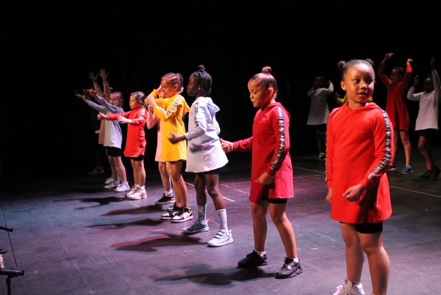 HillbrookSW17's tweet photo. Hillbrook dancers who go to the after-school club run by @bedancers were part of a fantastic show at Wimbledon Theatre on Sunday. It was just stunning! 💃🕺🎶 https://t.co/NpSrOJo7Vr