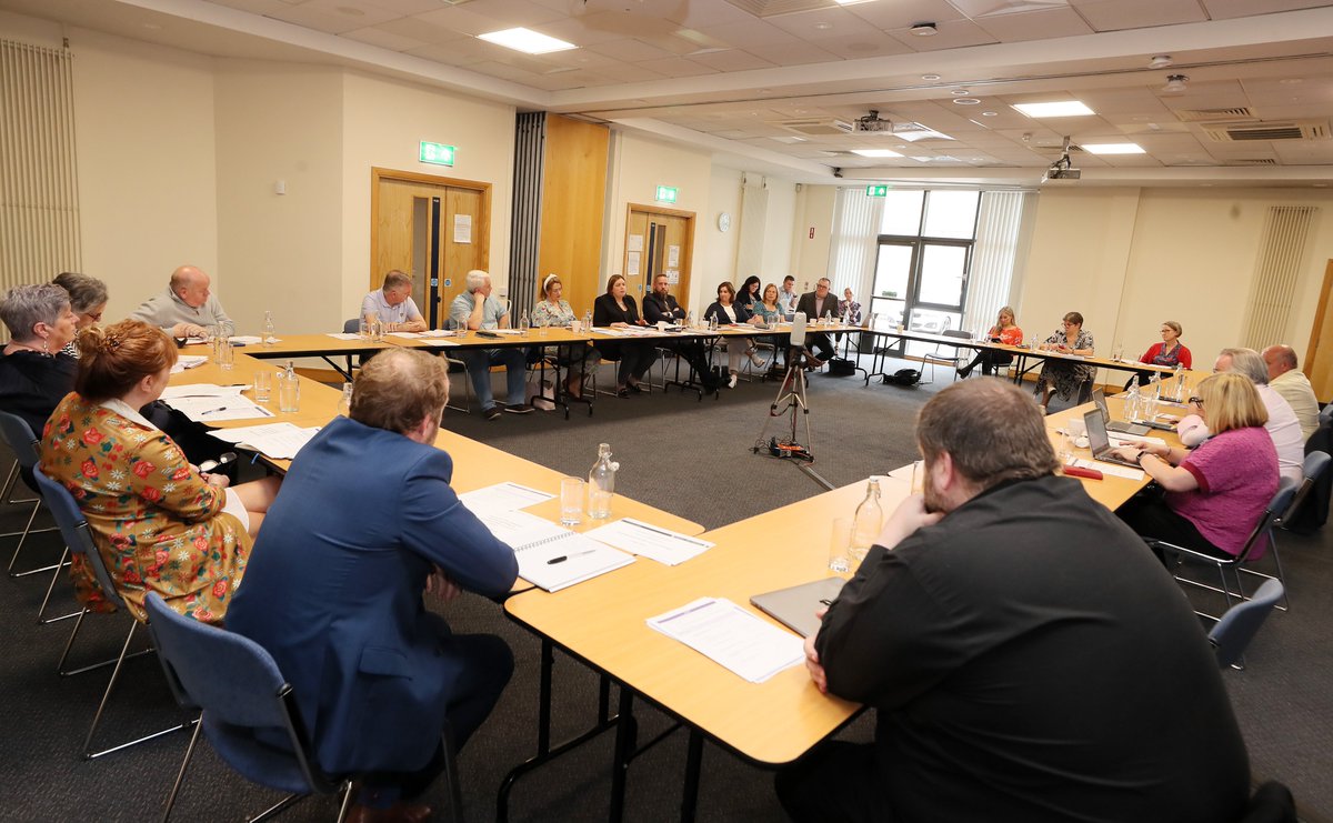 CommunitiesNI's tweet image. .@CommunitiesNI Minister @DeirdreHargey hosts a further meeting of the Emergencies Leadership Group (ELG) where she provided an update on how her Dept is exploring options for emergency support package to mitigate the effects of the cost of living crisis.