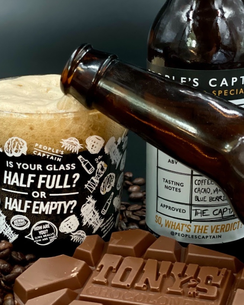 Happy World Chocolate Day! Follow the link to buy your exclusive gift set from People’s Captain Latte Latte Love, and learn more about these brands’ missions to make a difference: peoplescaptain.co.uk #worldchocolateday #chocolatelover #easyjosecoffee 📸 @peoplescaptain