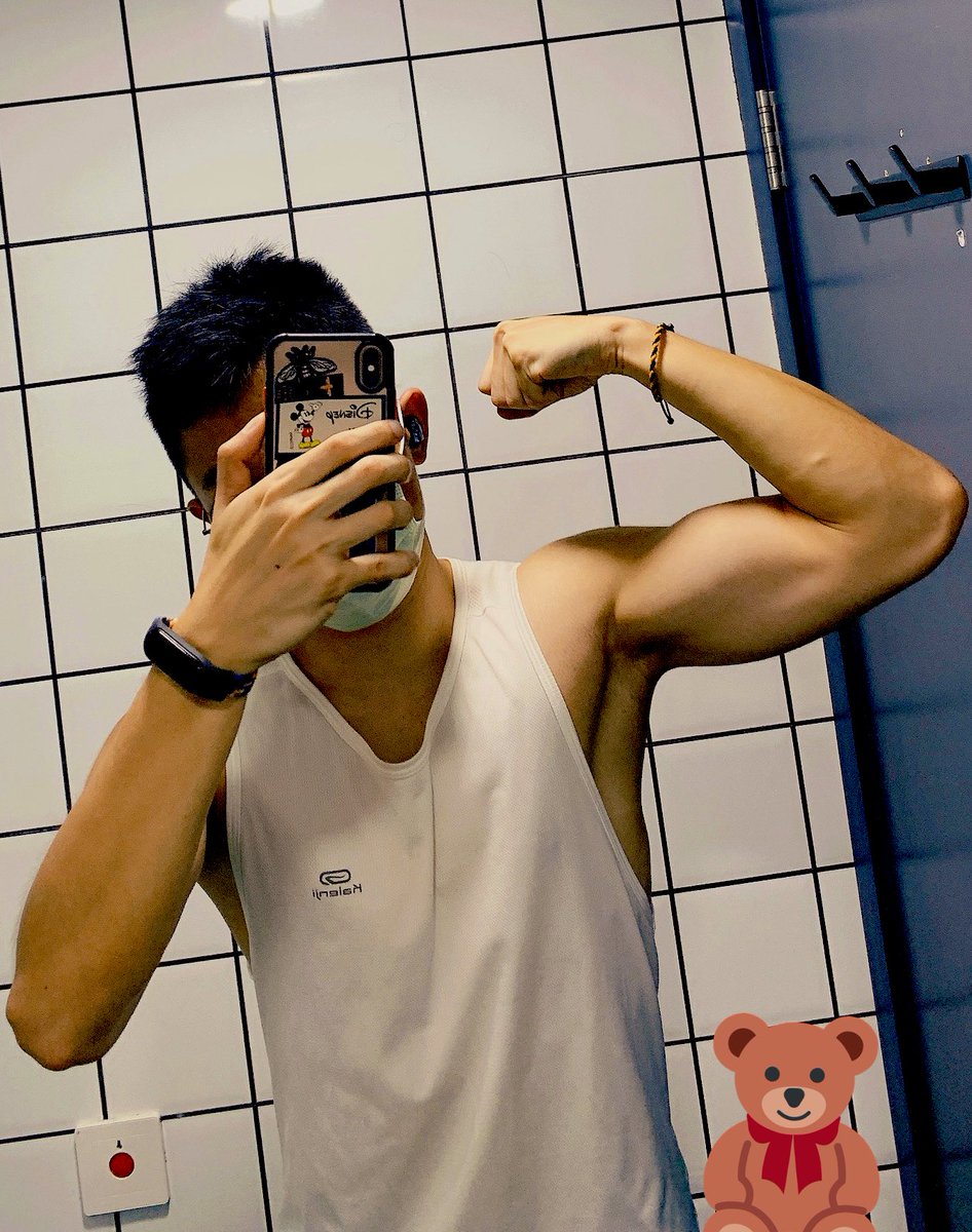 希望可以好好的長大
讓長久的困擾的
那些悠長的折磨
化為力量 化為自然
引領我遇到他也不再繞路