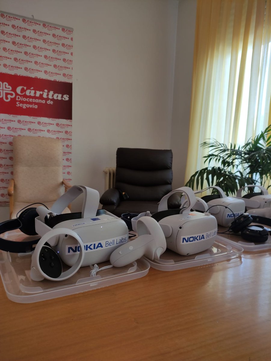 LFChannel's tweet photo. #NoticiasClientes 🗞️
La semana pasada visitamos la residencia de personas mayores de Segovia dónde se desarrolla el proyecto #Amatista de @NokiaSpain. Asistimos a las sesiones de #musicoterapia con #RealidadAumentada que ayudan a las personas mayores con deterioro cognitivo. https://t.co/83sXNG1Vlj