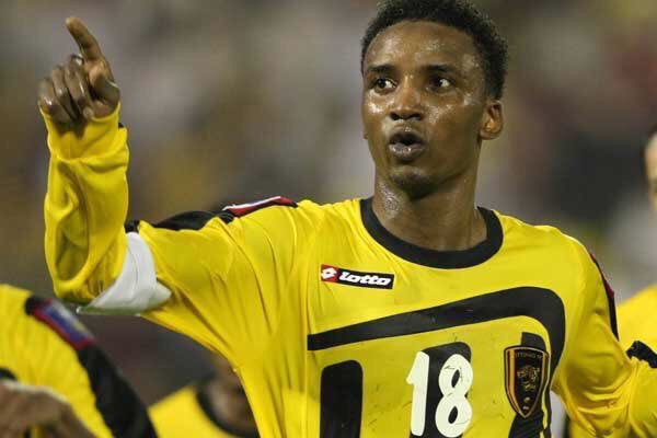 m3l100's tweet photo. من الافضل ؟

1- محمد نور = ريتويت #الاتحاد 💛

2- محمد ابوتريكة = اعجاب #الاهلي ❤️ https://t.co/TAbj8eDvOP