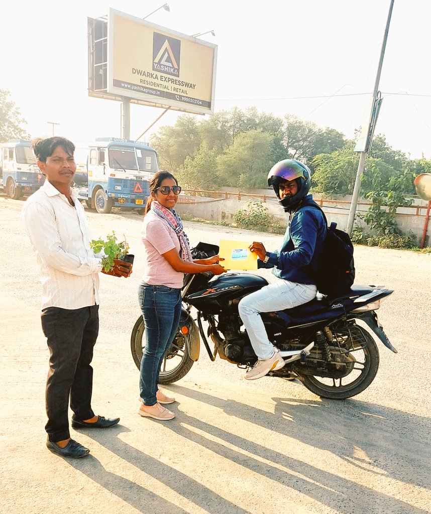 BPCL Bijwasan Installation (@bpclbijwasan) on Twitter photo Make atleast 1 person u meet daily to take #Swachhta pledge&be part of this great initiative #SwachhtaPakhwada.We distributed Hygiene kits&Saplings to commuters&pledged them to keep surroundings clean.#SwachhBharatGov #Swachsurvekshan <a href="/BPCLimited/">Bharat Petroleum</a> <a href="/MIHIRJOSHI1972/">MIHIR JOSHI</a> <a href="/shivaji071084/">shivaji choudhury</a> Make atleast 1 person u meet daily to take #Swachhta pledge&be part of this great initiative #SwachhtaPakhwada.We distributed Hygiene kits&Saplings to commuters&pledged them to keep surroundings clean.#SwachhBharatGov #Swachsurvekshan <a href="/BPCLimited/">Bharat Petroleum</a> <a href="/MIHIRJOSHI1972/">MIHIR JOSHI</a> <a href="/shivaji071084/">shivaji choudhury</a>